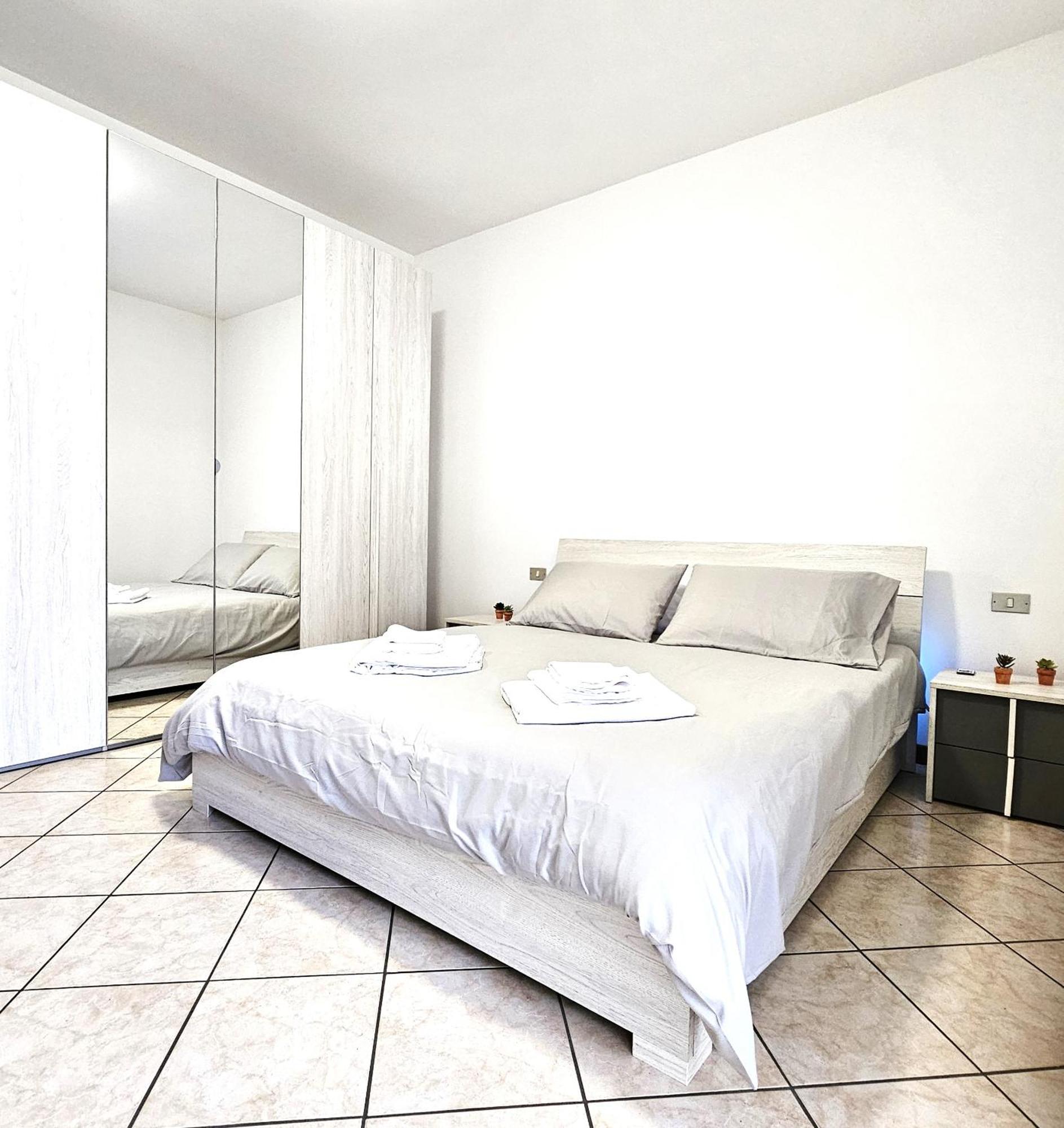 Appartamento Moderno Gallarate Exterior foto